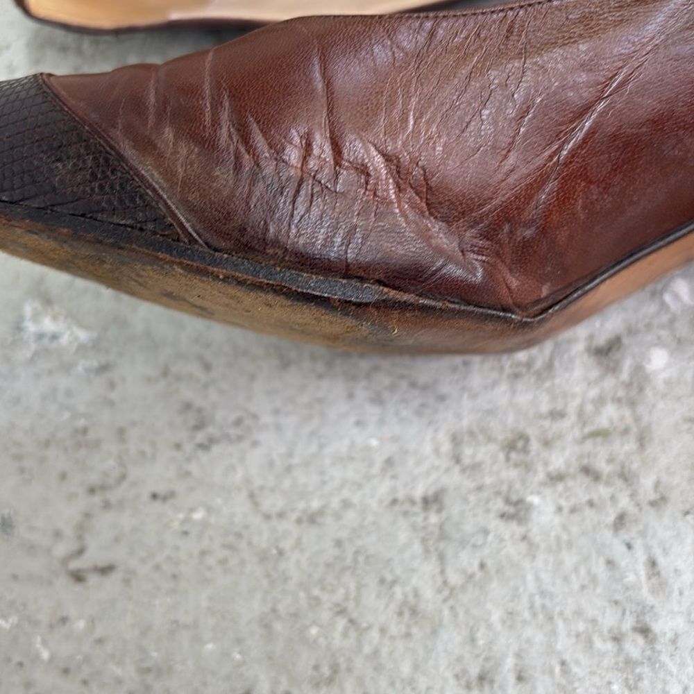 Vintage Chanel toe cap pumps - Picture 5 of 11